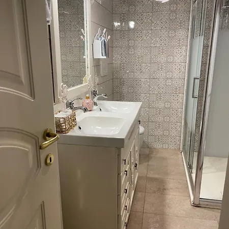 Center, Quiet, Large And Fine Apartment, Lucca